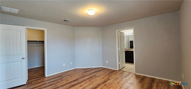 Building Photo - 1024 Sandwell Ct