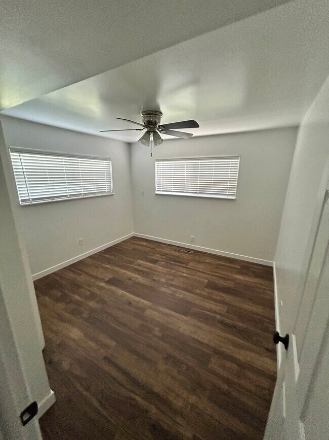 Building Photo - 181 E 1000 N