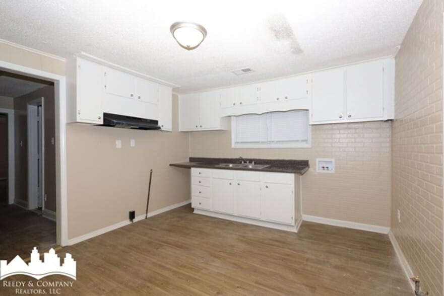 Building Photo - 4046 New Willow Rd