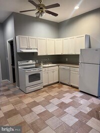 Building Photo - 4219 Ridge Ave