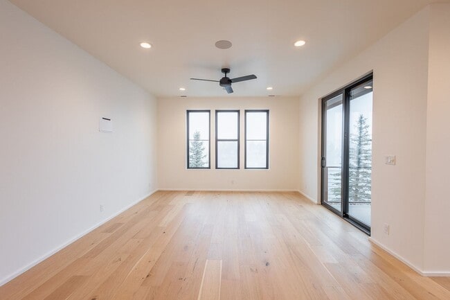 Building Photo - Brand New Townhouse in Luxury Neighborhood