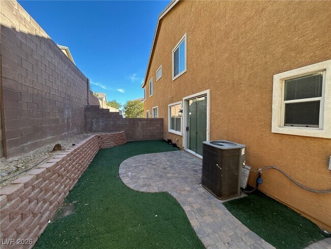 Building Photo - 554 Twilight Blue Ave