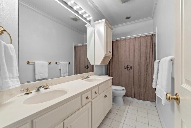 Building Photo - 5305 Cuesta Verde