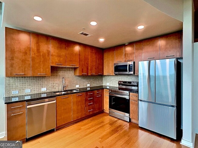 Building Photo - 3300 Windy Ridge Pkwy SE