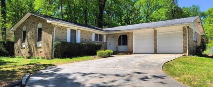 Building Photo - 2821 Pebble Dr