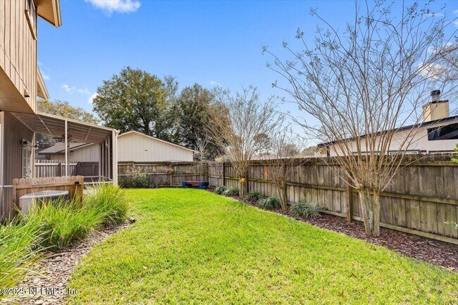 Building Photo - 8050 Toulon Ct
