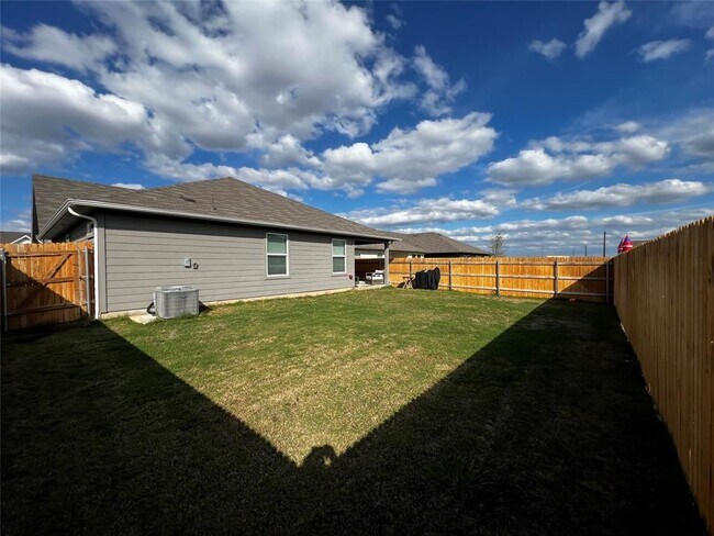 Building Photo - 1009 Marvin Wy