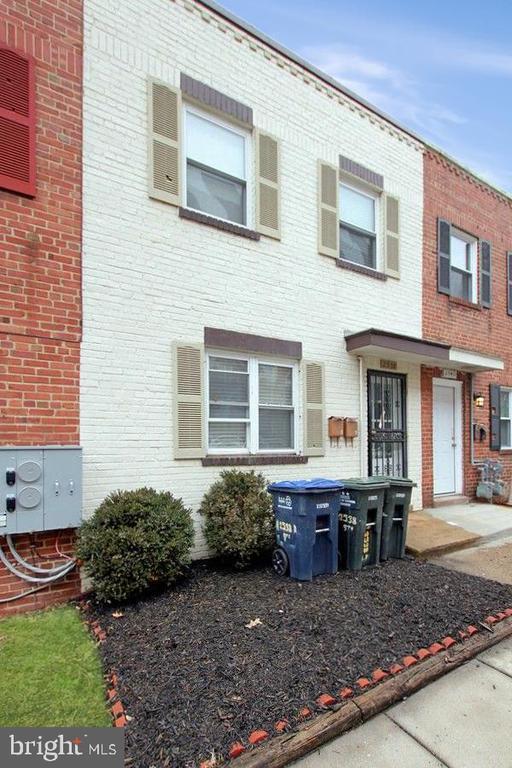 Building Photo - 2538 9th St NW