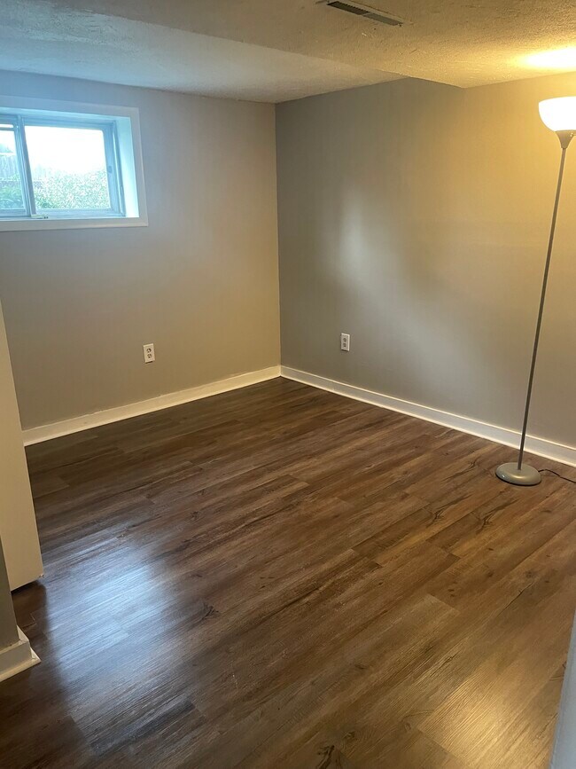 Building Photo - 16222 Howe Rd