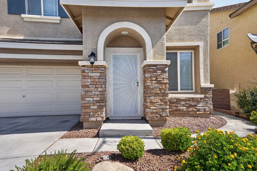 Building Photo - 10648 Bandera Mountain Ln