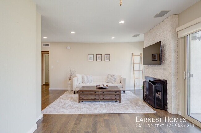 Building Photo - 141 S Clark Dr