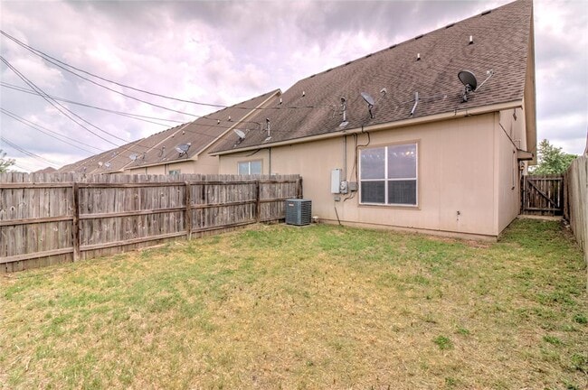 Building Photo - 126 Sandstone Dr
