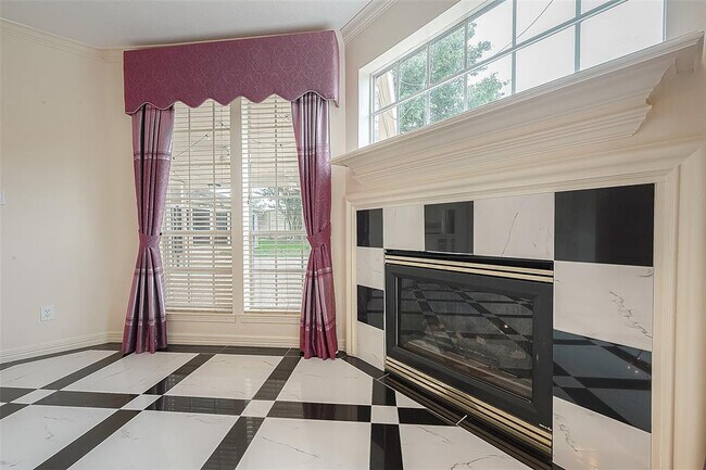 Building Photo - 1914 Rosebay Ct