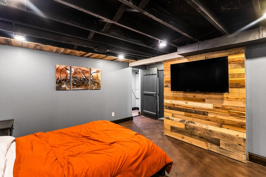 Building Photo - 1140 Trumbull Ave SE