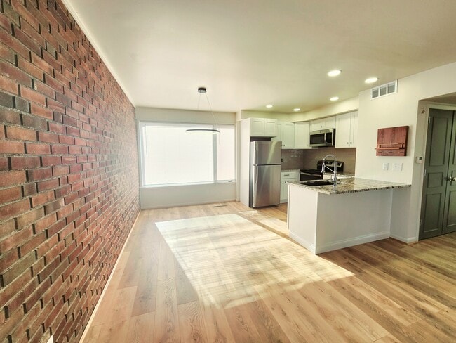 Building Photo - Drummond Flats