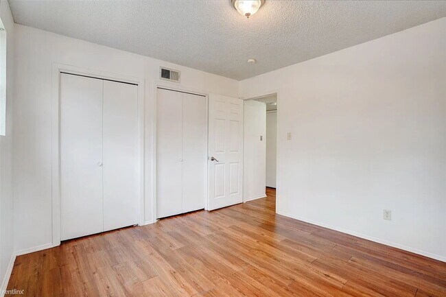 Building Photo - 714 Martindale Rd