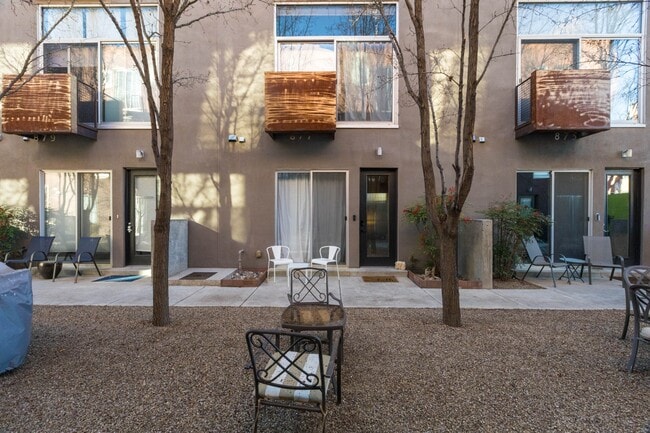 Building Photo - 877 Silver Ave SW