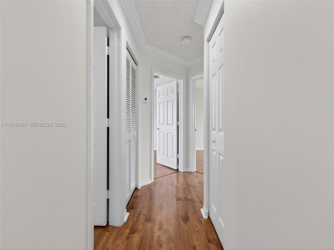 Building Photo - 1008 Highland Meadows Dr