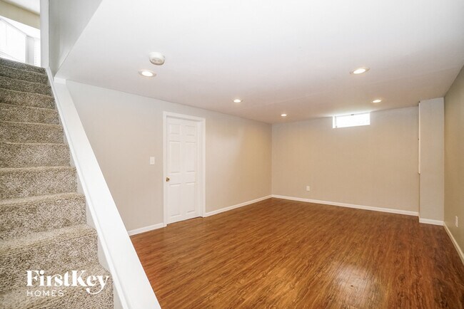 Building Photo - 5947 Heritage Farms Dr