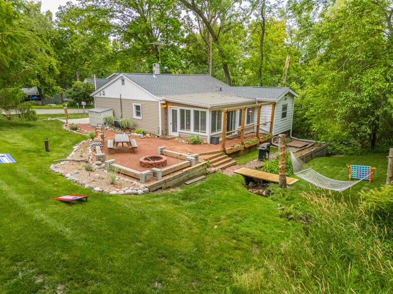 Building Photo - N3163 Tamarack Rd