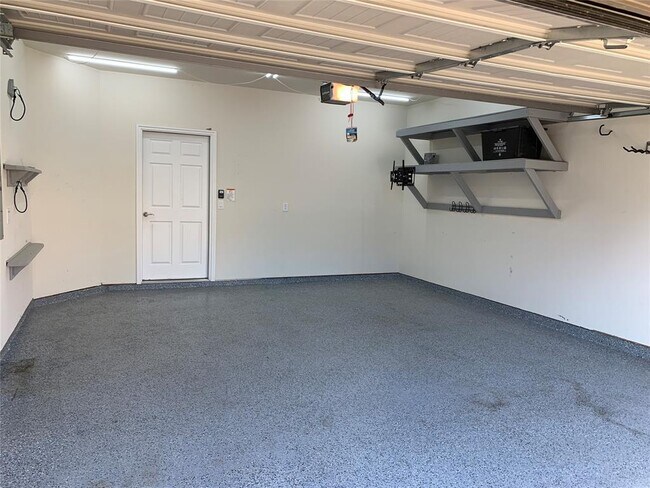 Building Photo - 10942 Cannes Memorial Dr