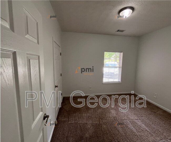 Building Photo - 224 Autumn Ridge Dr