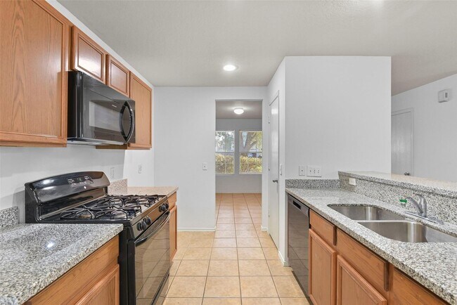 Building Photo - 822 Grand Plains Dr