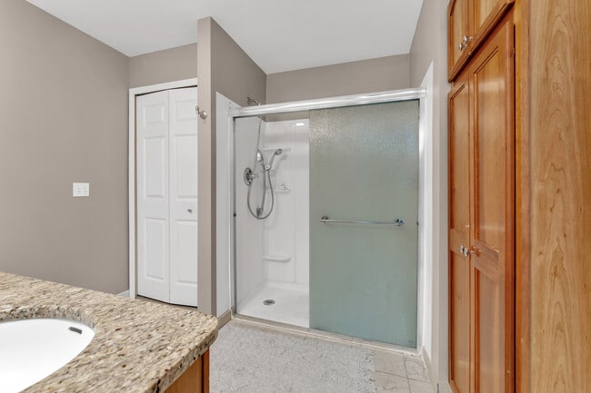 Building Photo - 6690 Green Valley Ct SE