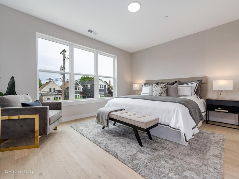 Building Photo - 1631 N Lawndale Ave