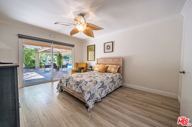 Building Photo - 18022 Lake Encino Dr