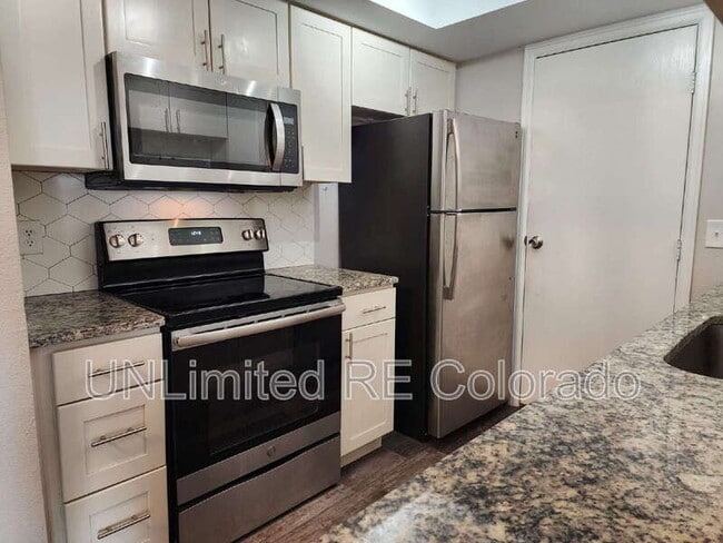 Building Photo - 431 S Kalispell Way