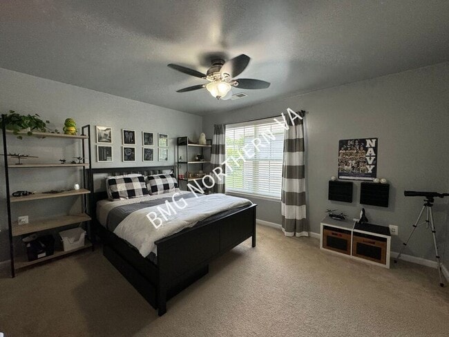 Building Photo - 8930 Kingbird Ct