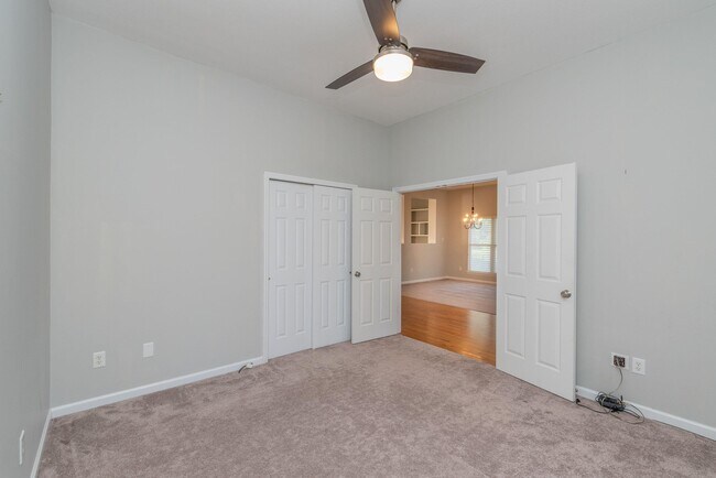 Building Photo - 3169 Glenview Dr