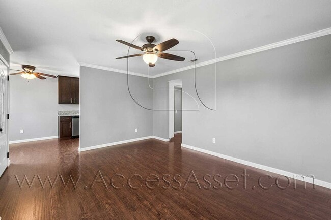 Building Photo - Charming Oceanside Retreat Near Camp Pendleton