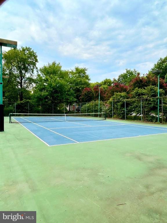 Building Photo - 2514 S Walter Reed Dr