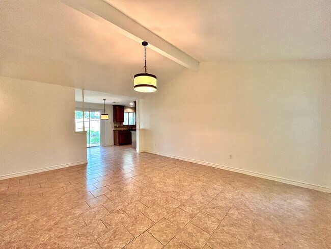Building Photo - Cozy 3BR/2BA Single-Story Home with Privat...