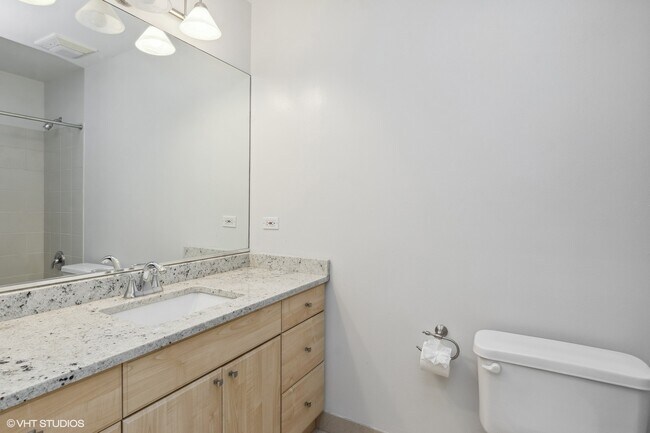 Building Photo - 525 W Superior St