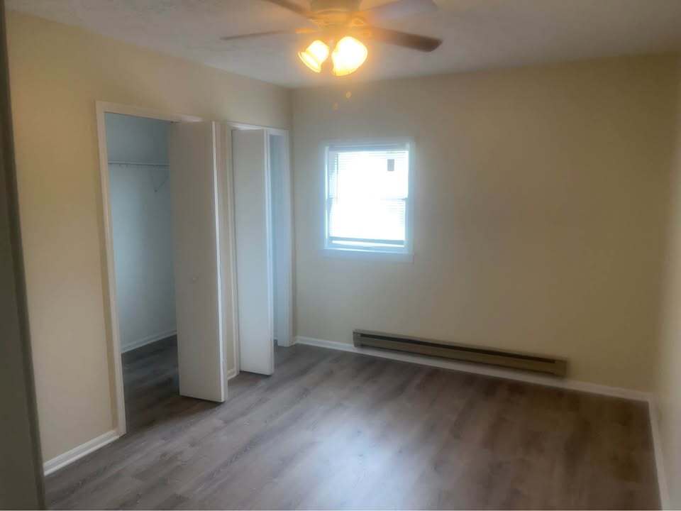 Building Photo - 18 W Main St