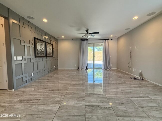 Building Photo - 9464 W Fallen Leaf Ln