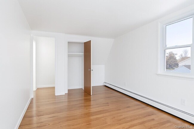 Building Photo - 308 40th St