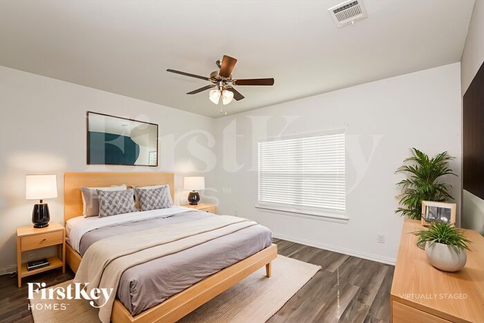 Building Photo - 7336 Parkside Pl Dr