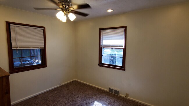 Building Photo - 1127 S Allen St