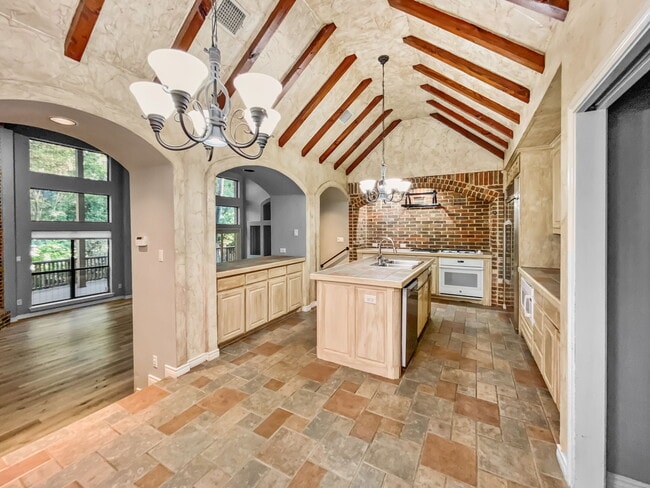 Building Photo - 1314 Creekwood Dr