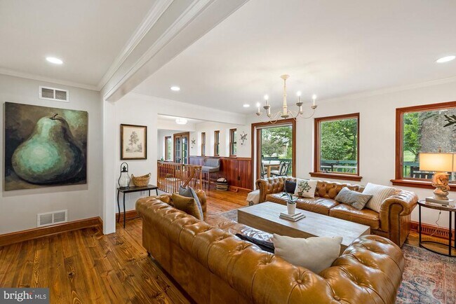 Building Photo - 35299 Snickersville Turnpike