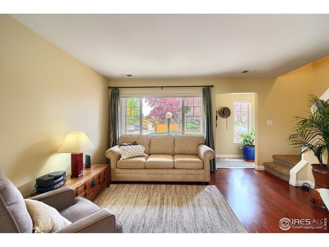 Building Photo - 855 W Moorhead Cir