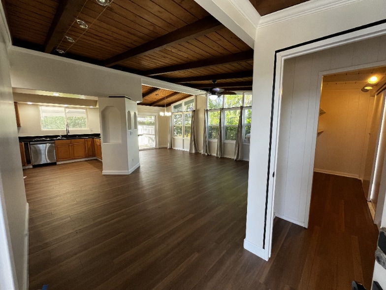 Building Photo - 201 Anapalau St