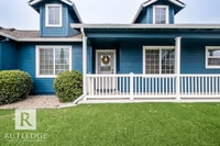 Building Photo - 3 Bedroom + Office in Central Point!