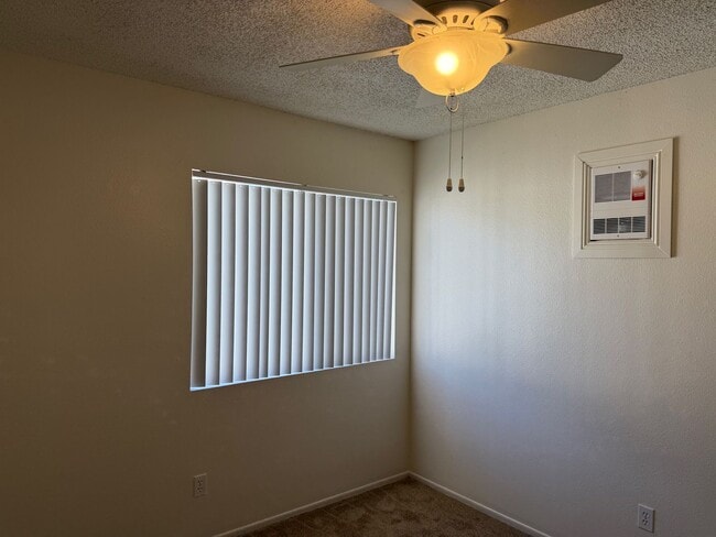 Building Photo - Newly Remodeled 3 Bedroom, 2 Bath Condo wi...