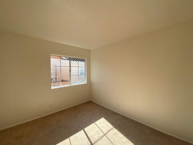 Building Photo - Walking Distance to Girsh Park - 3+2.5 COND - 2 CAR GARAGE - Pool - Hot Tub