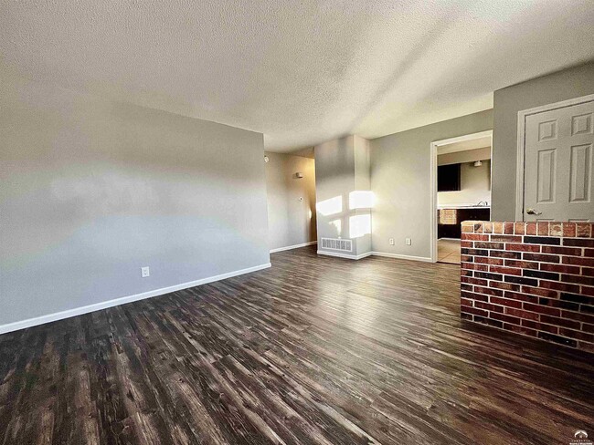 Building Photo - 3710 Brush Creek Dr